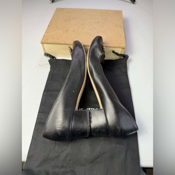 Salvatore Ferragamo Pumps, Size 7 - Picture 13 of 15